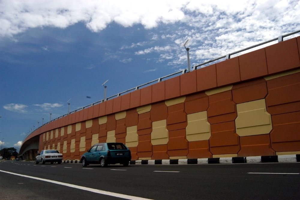 Ipoh Sultan Iskandar interchange wall