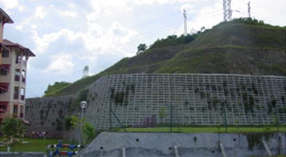 Pusat Kesihatan Bangi healthcare campus retaining wall